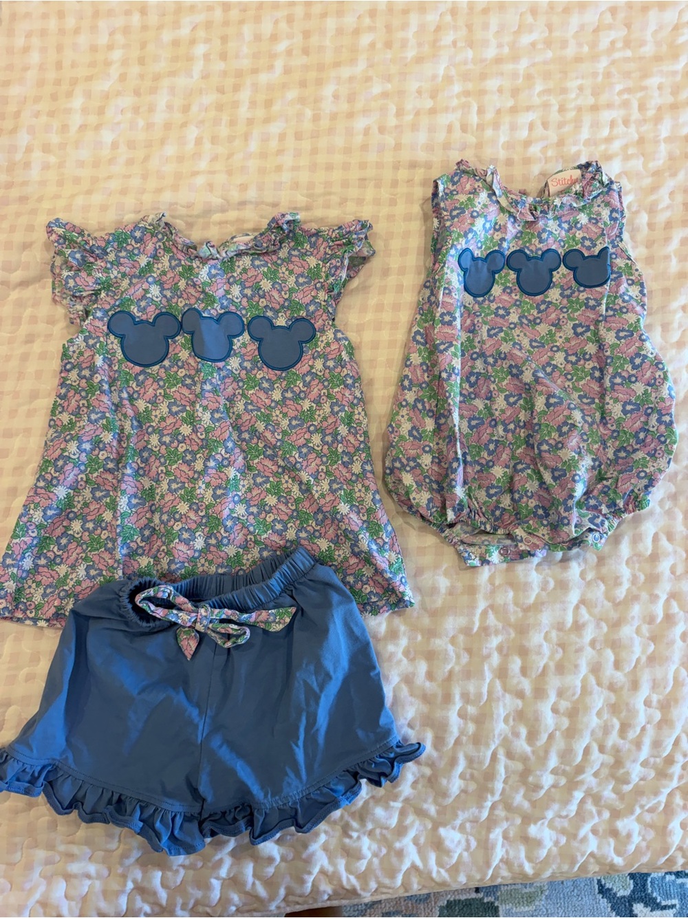 Stitchy fish 	Floral Fairytale Trio Applique Ruffle Short Set